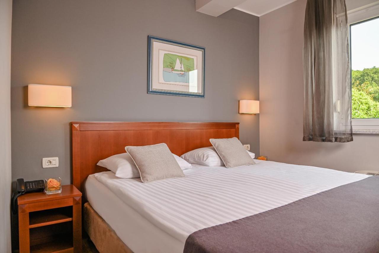 Laurus - Liburnia 4*
